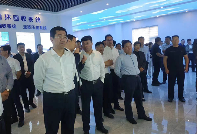 賈汪區(qū)區(qū)領導蒞臨瑞杰機械指導工作！